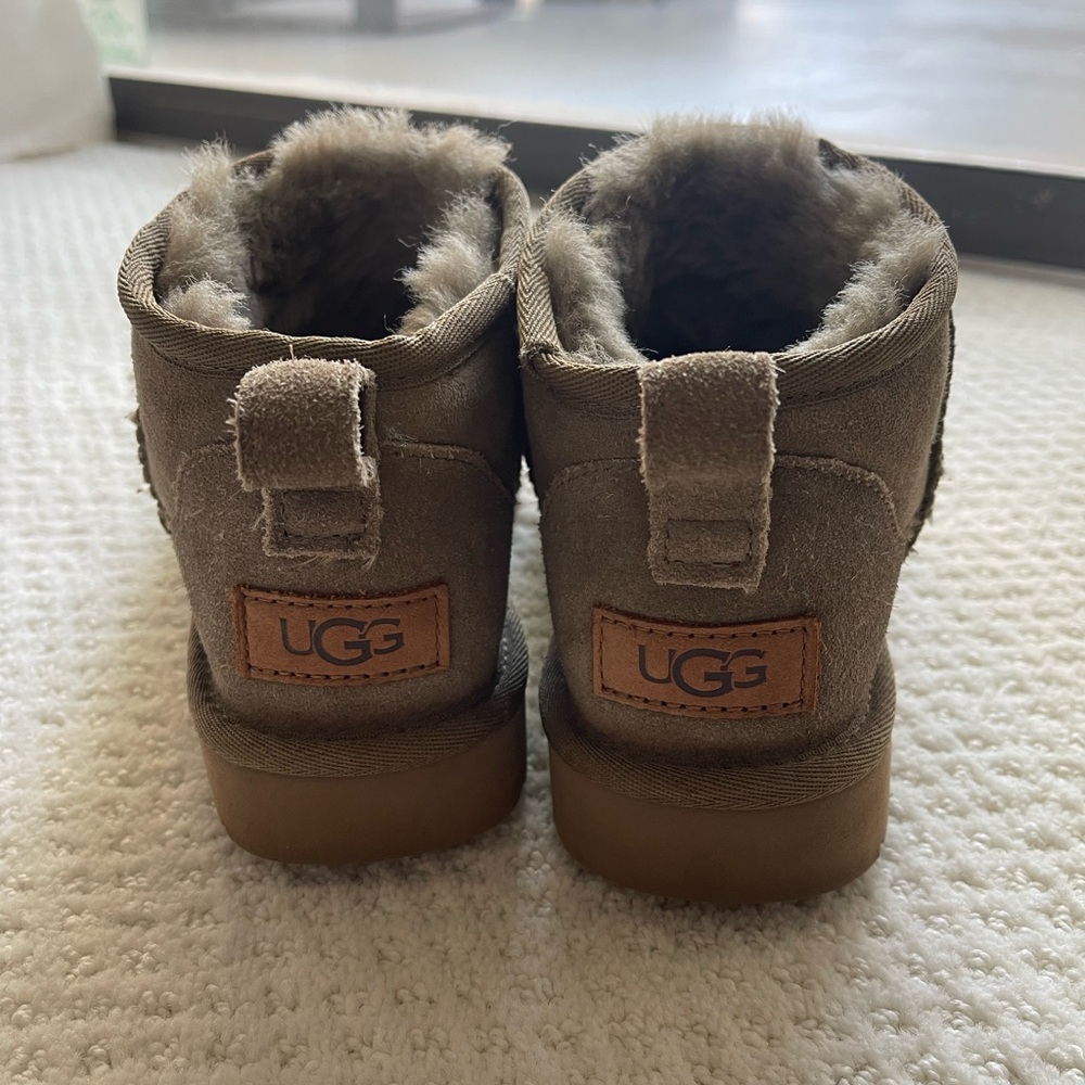 Ultra mini Uggs